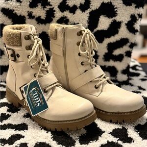Beige Combat Boots - 11M Cliffs by White Mountain